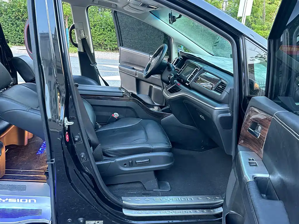 Honda Elysion — миниатюра 17