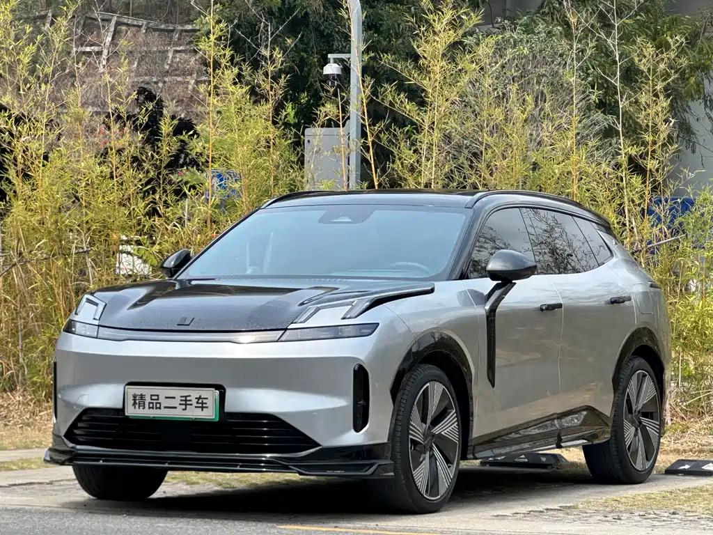 Lynk & Co 08 EM-P 2024