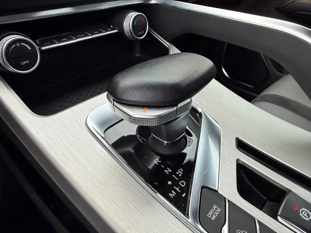 Geely Binyue — миниатюра 18