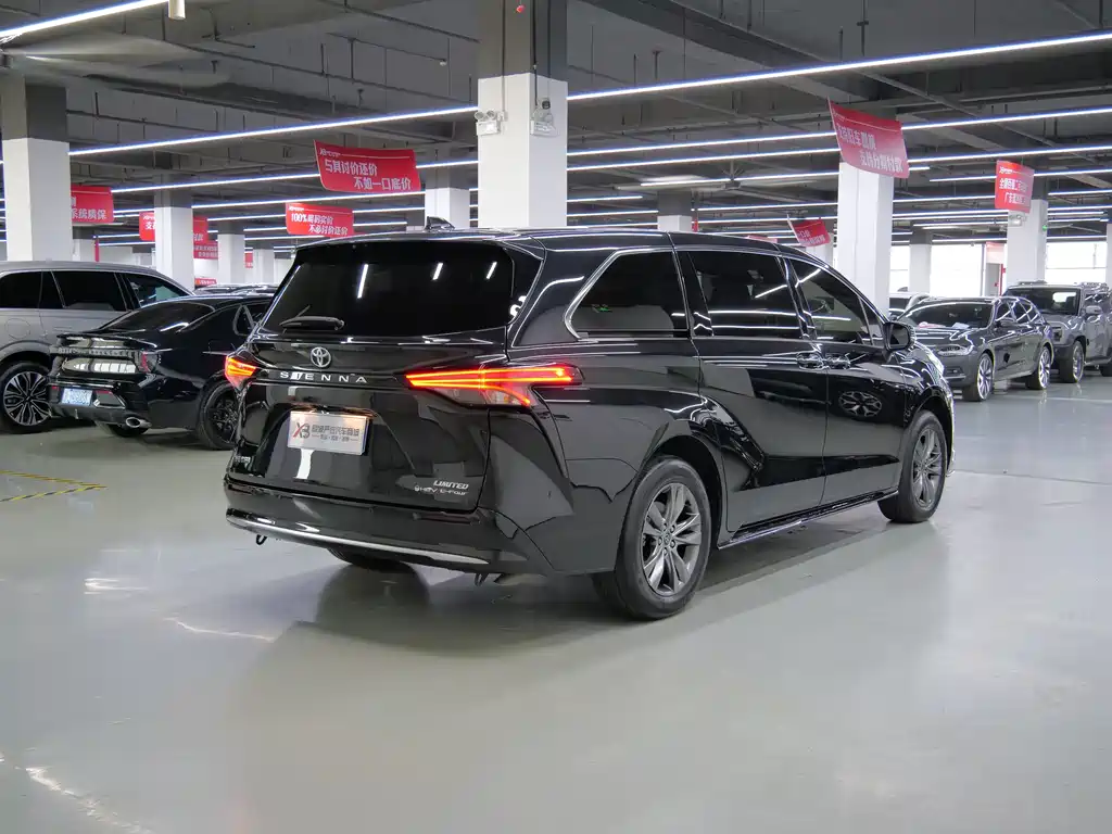 Toyota Sienna — миниатюра 20