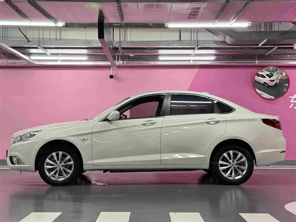 BAIC New Energy EU — миниатюра 3