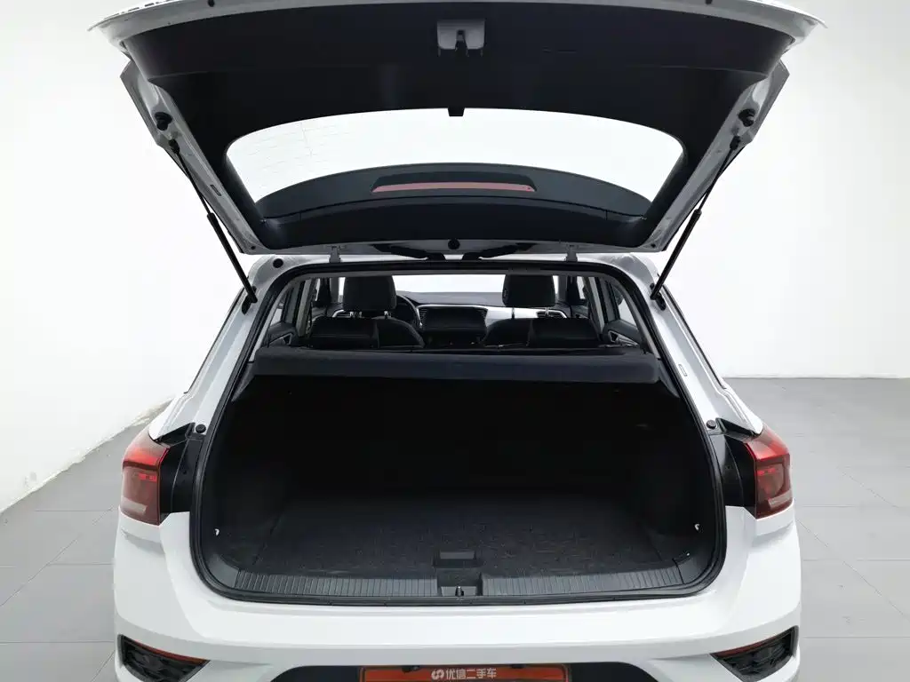 Volkswagen T-Roc — миниатюра 16