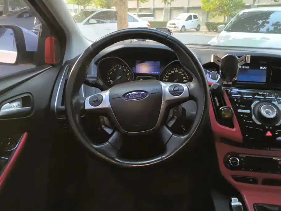 Ford Focus — миниатюра 15