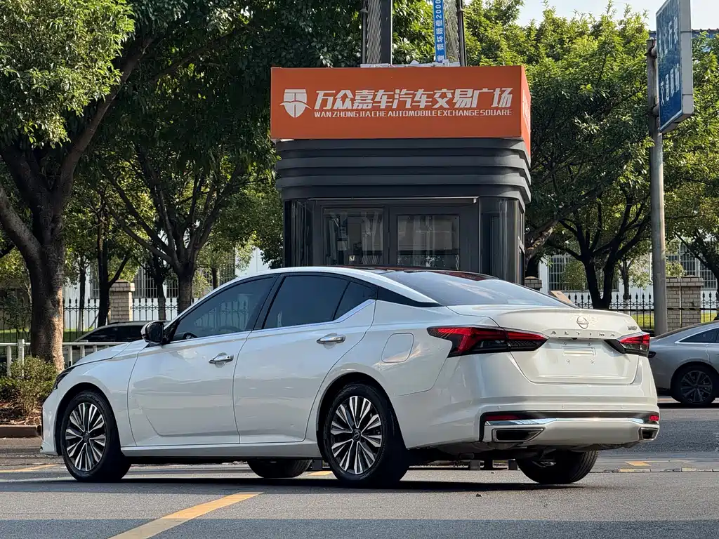 Nissan Teana — миниатюра 8
