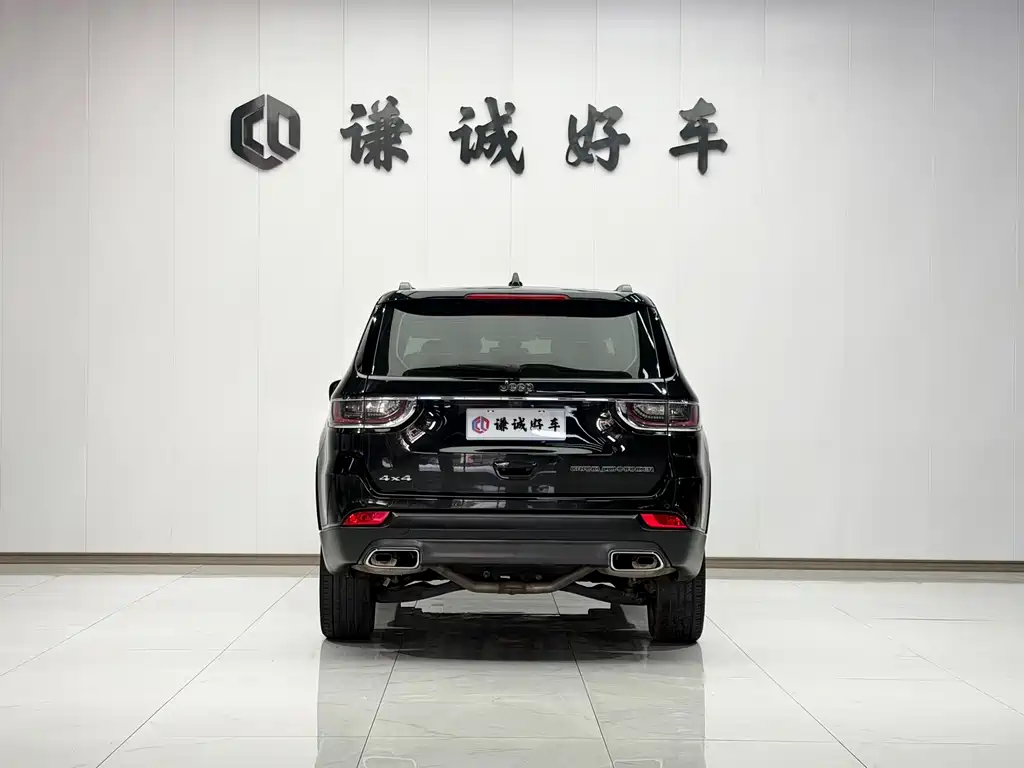 JEEP GRAND COMMANDER