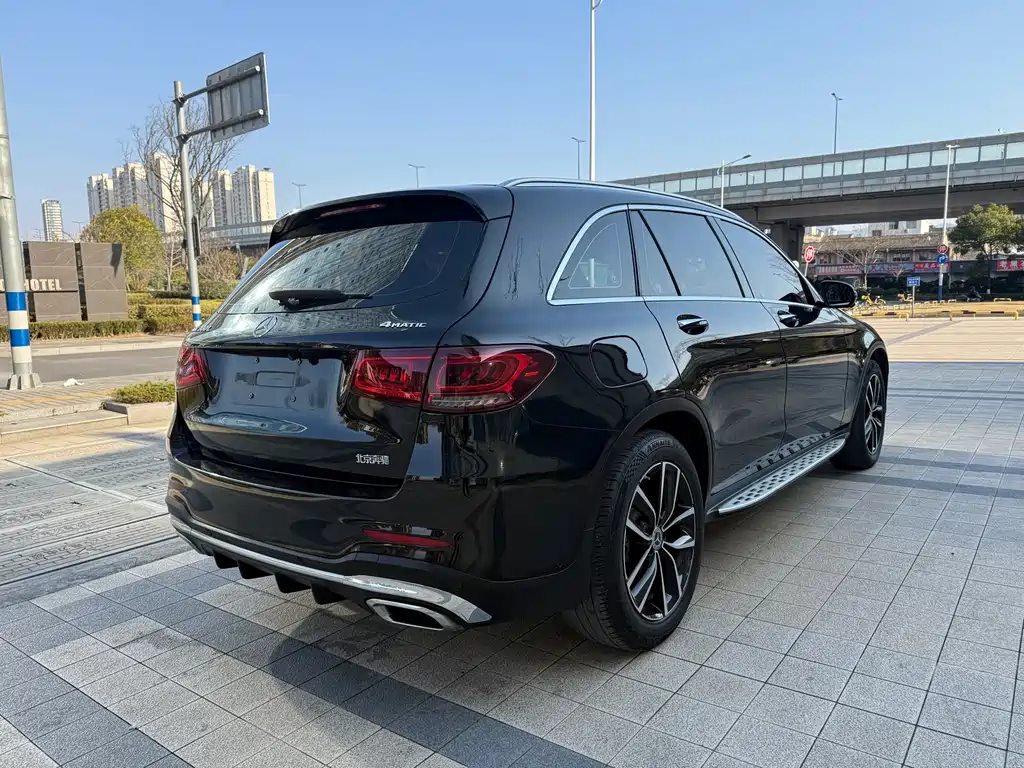 MERCEDES-BENZ GLC
