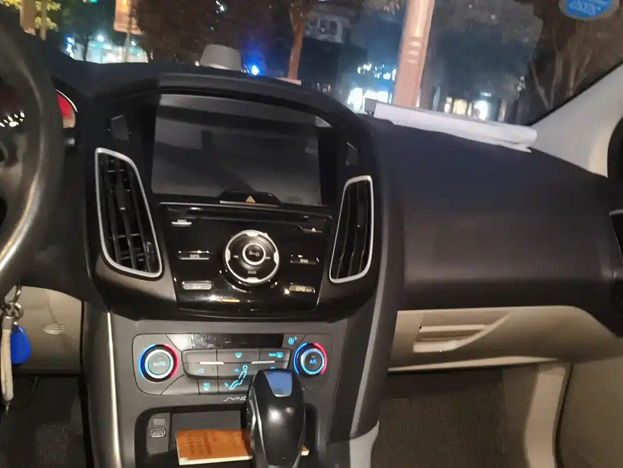 Ford Focus — миниатюра 13