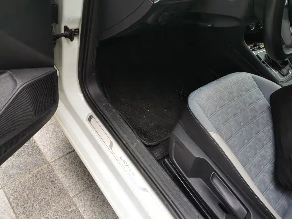 Volkswagen Lavida — миниатюра 17