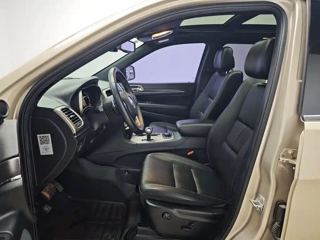 Jeep Grand Cherokee (Import) — миниатюра 7