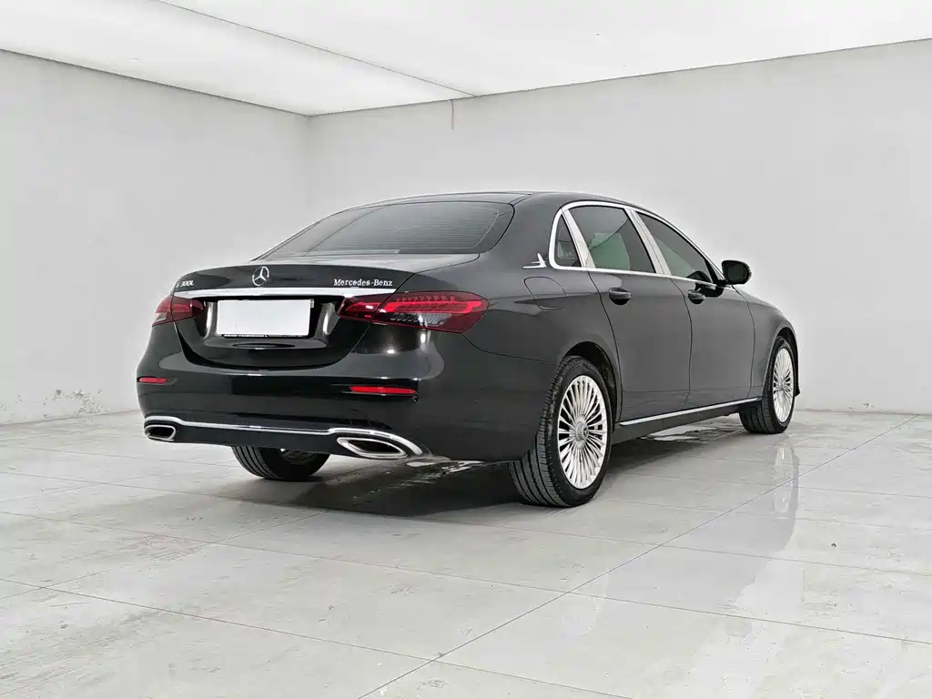 Mercedes-Benz E-Class — миниатюра 6