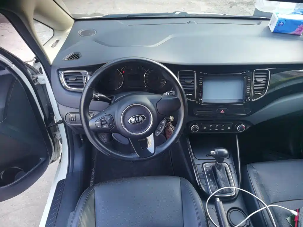 Kia Carens — миниатюра 6