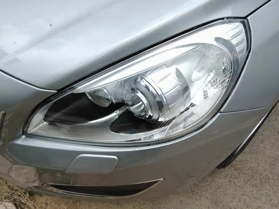 Volvo S60 (Import) — миниатюра 5