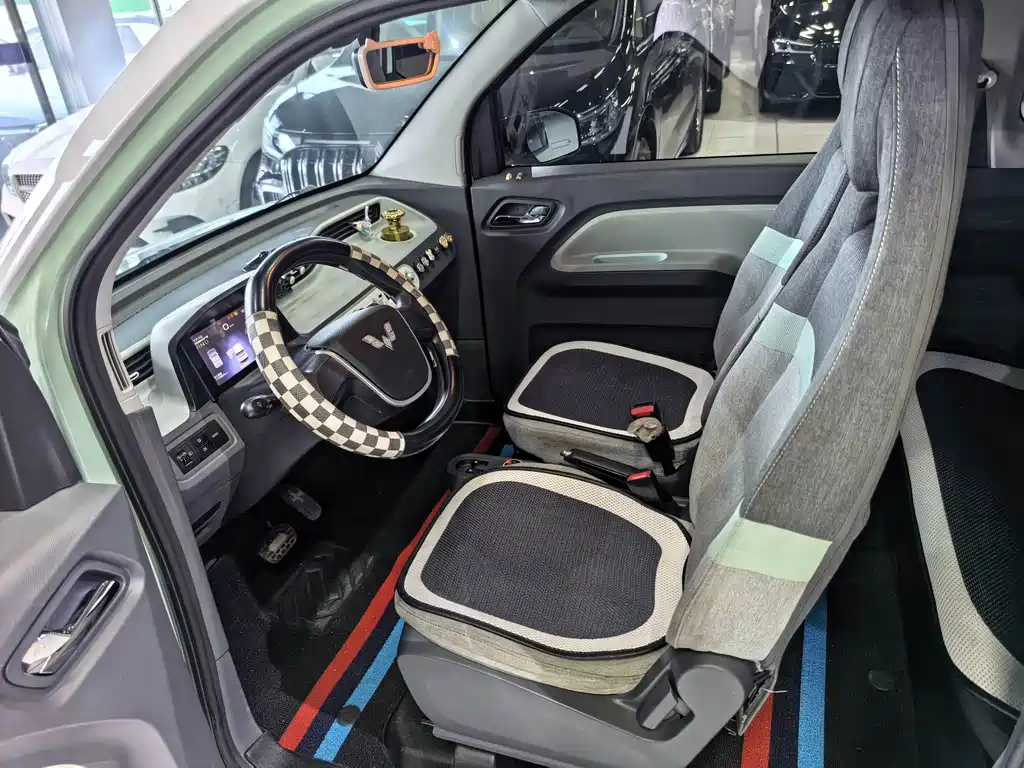 Wuling MINIEV — миниатюра 8