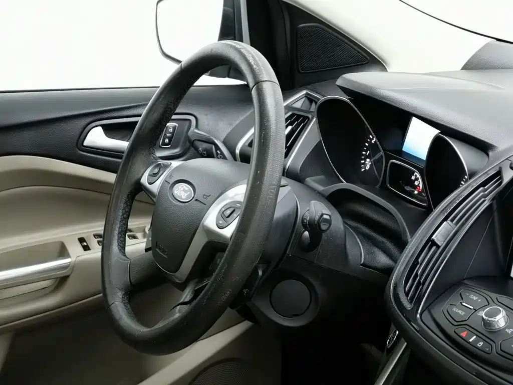 Ford Kuga — миниатюра 22