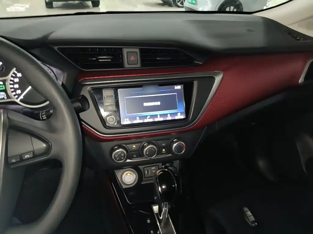 Nissan Bluebird — миниатюра 10
