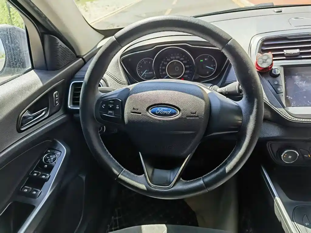 Ford Escort — миниатюра 11