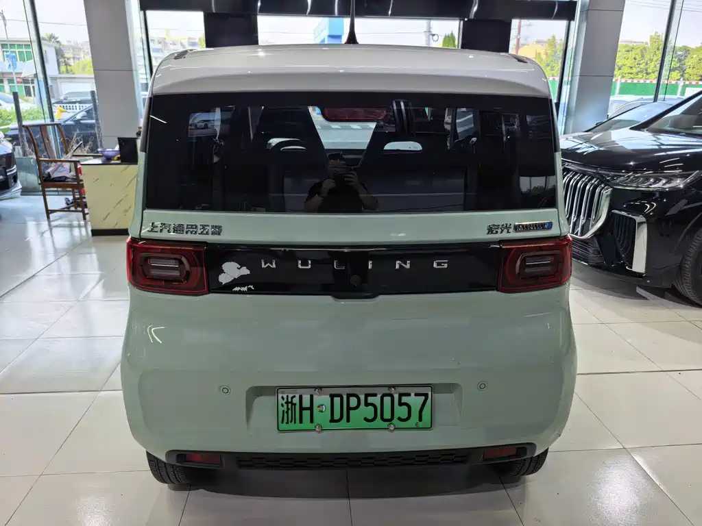 Wuling MINIEV — миниатюра 3