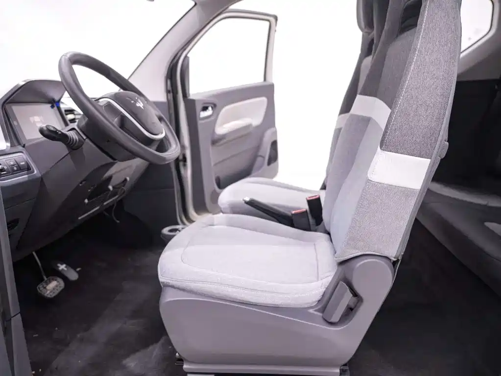 Wuling MINIEV — миниатюра 20
