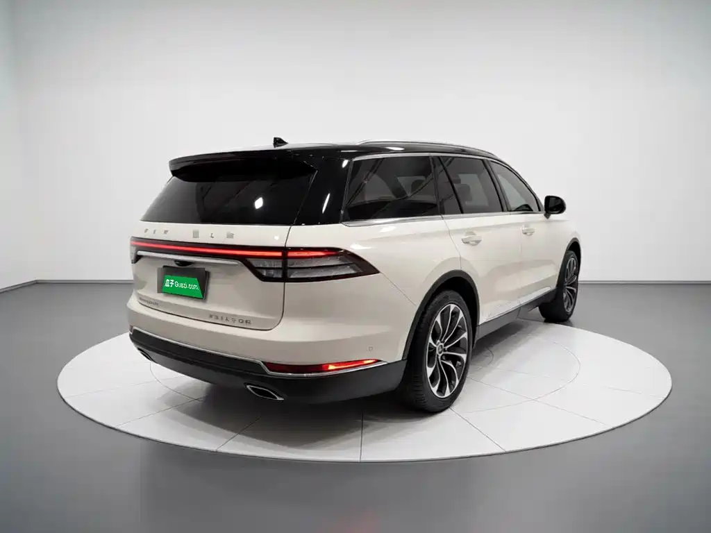 Lincoln Aviator — миниатюра 4