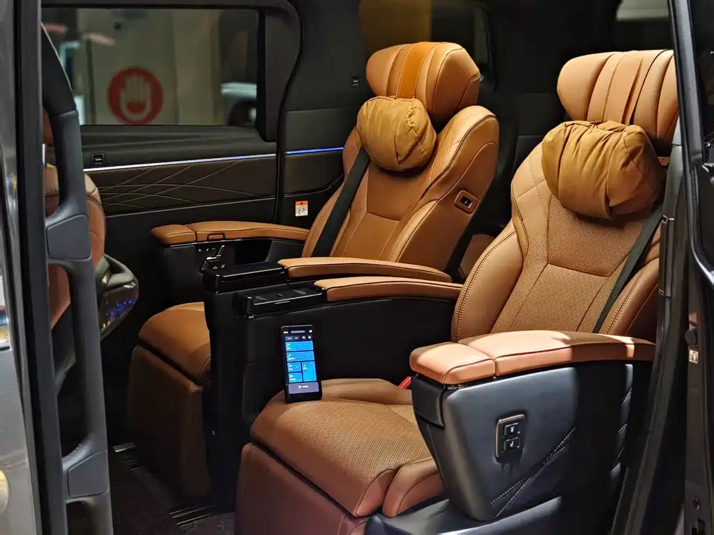 Toyota Vellfire — миниатюра 7