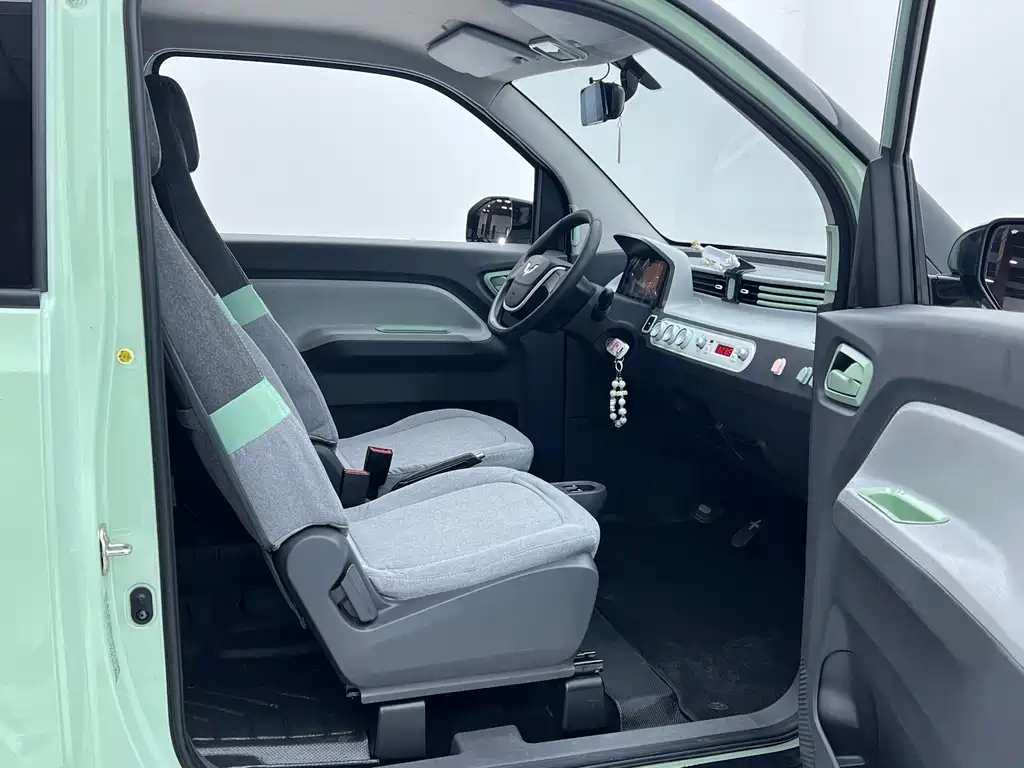 Wuling MINIEV — миниатюра 6