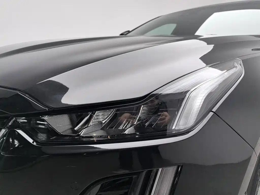 Cadillac CT5 — миниатюра 7