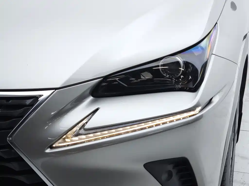 Lexus NX — миниатюра 20