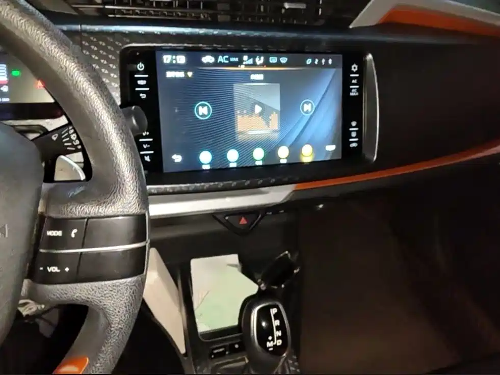 Geely Vision X1 — миниатюра 12