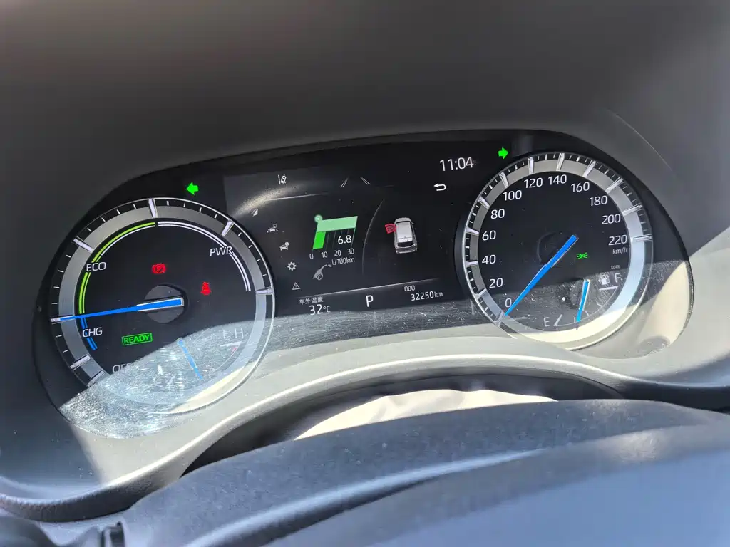 Toyota Crown Kluger — миниатюра 4