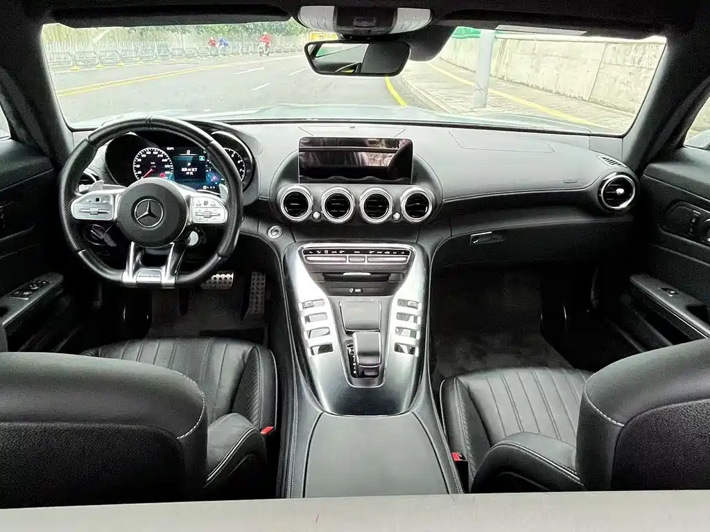 MERCEDES-BENZ AMG GT