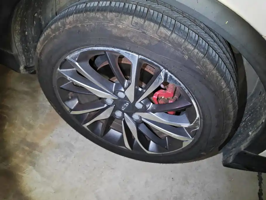 Geely Binyue — миниатюра 6