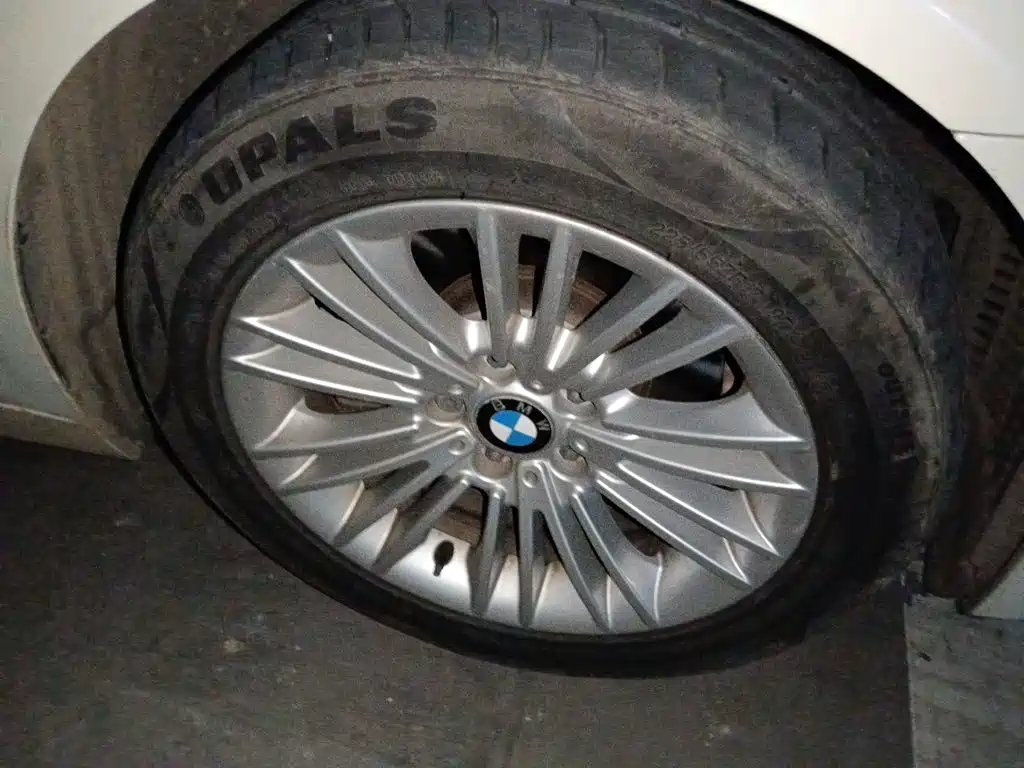 BMW 5 Series — миниатюра 24