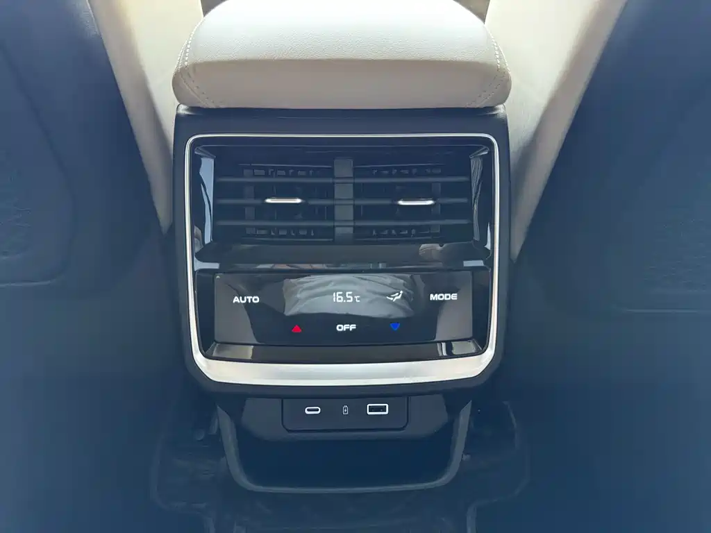 Geely Xingyue L — миниатюра 15