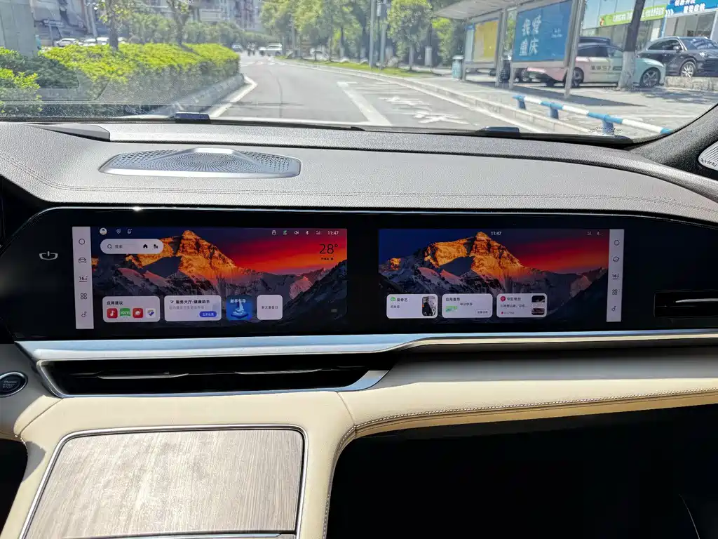 Geely Xingyue L — миниатюра 20