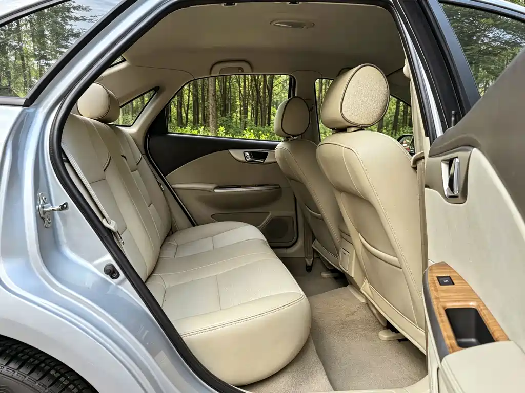 Buick Excelle — миниатюра 11