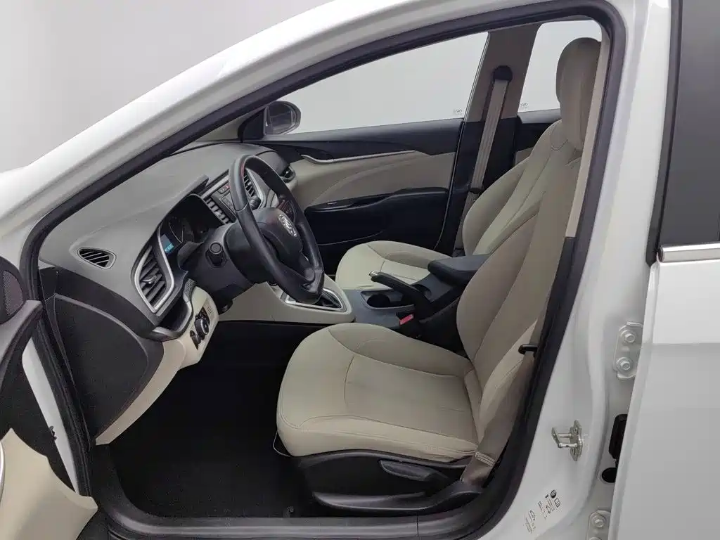 Buick Excelle — миниатюра 10