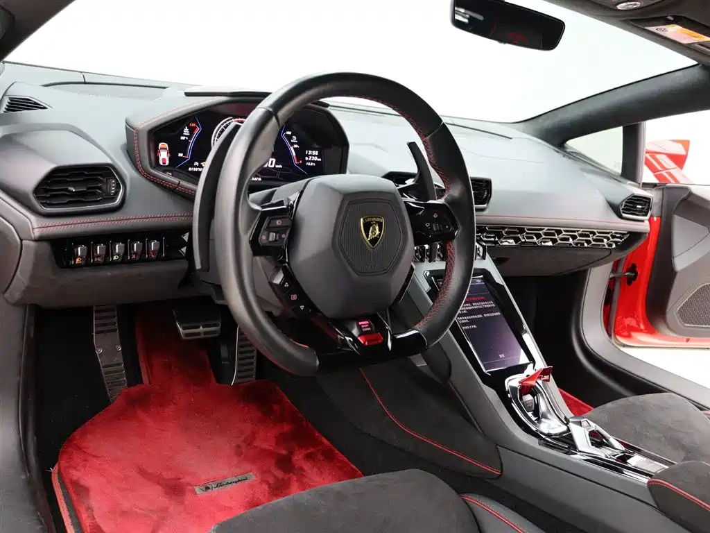 LAMBORGHINI HURACÁN