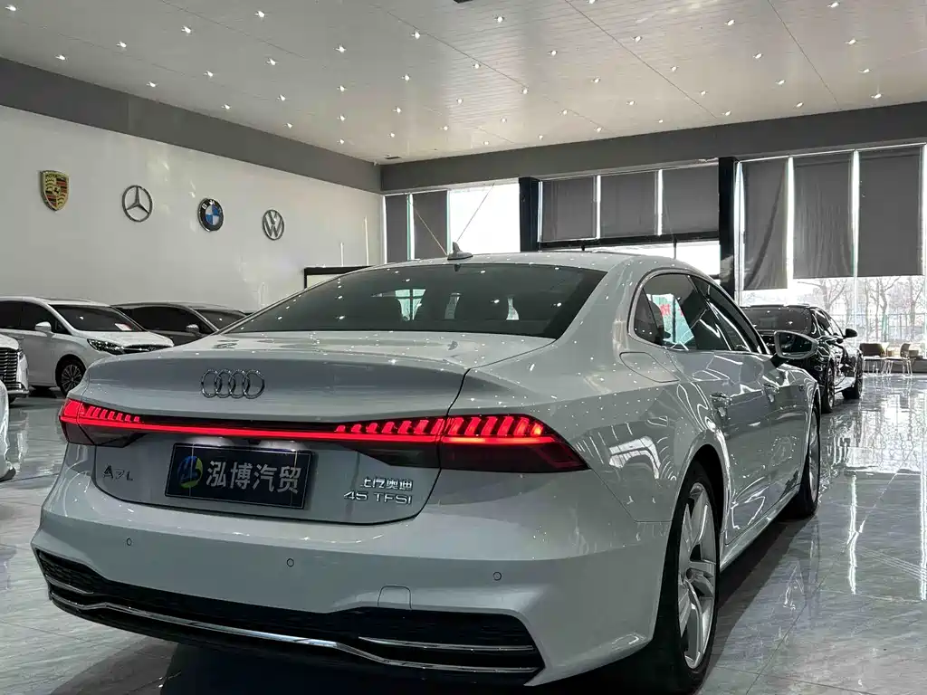 AUDI A7L