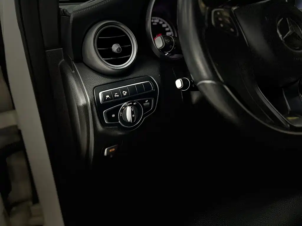 Mercedes-Benz GLC Coupe — миниатюра 8