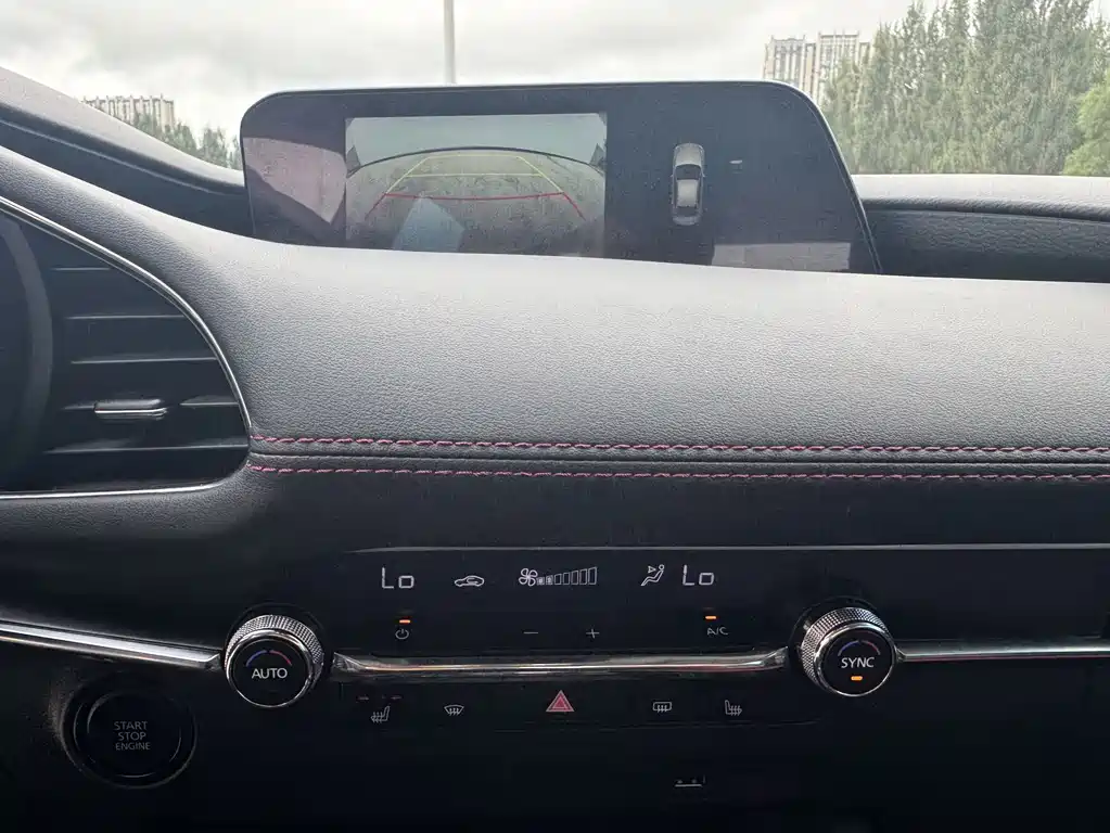 Mazda 3 Axela — миниатюра 18