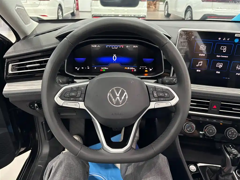 Volkswagen Sagitar — миниатюра 8