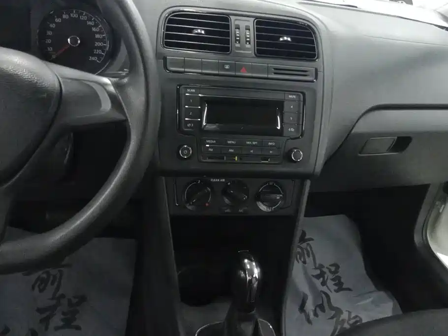 Volkswagen Polo — миниатюра 16