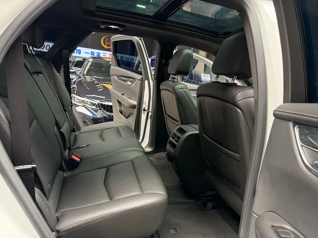 CADILLAC XT5
