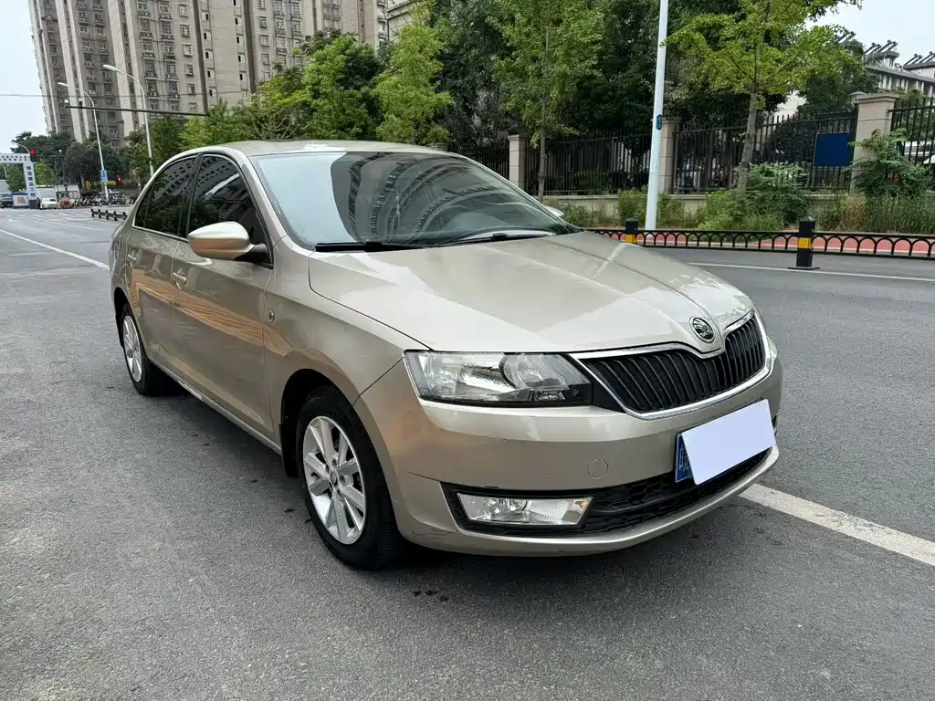 Skoda Rapid — миниатюра 3