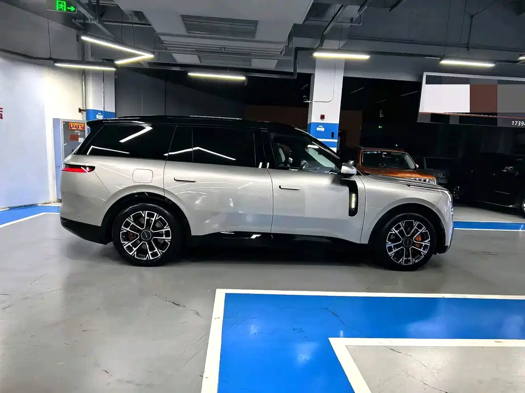 Lynk & Co 900 2025 2.0T Ultra 6 мест