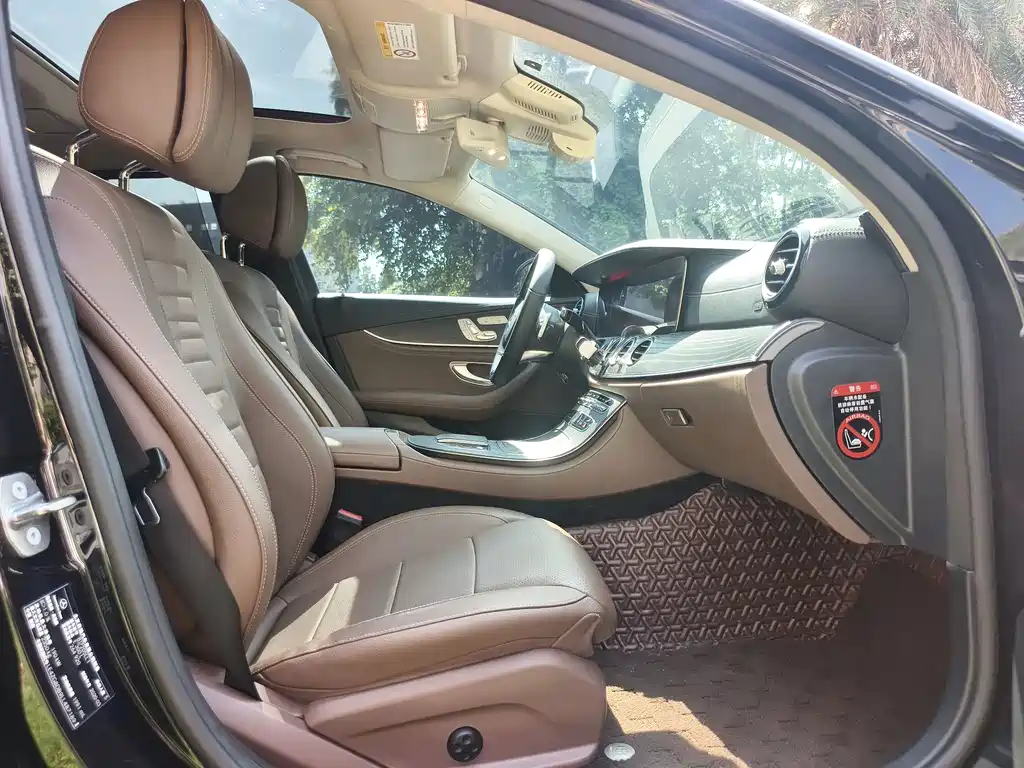 Mercedes-Benz E-Class — миниатюра 12