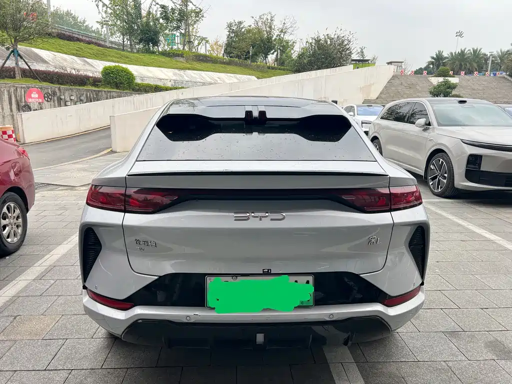 BYD L EV — миниатюра 11