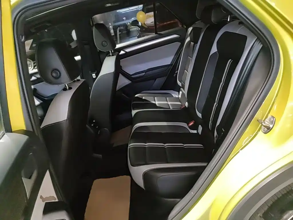 Volkswagen T-Roc — миниатюра 17