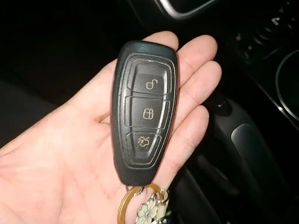 Ford Kuga — миниатюра 9
