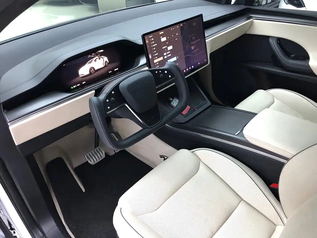 Tesla Model X — миниатюра 9